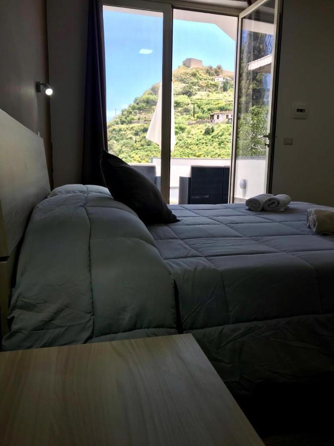 Luxury Suite Terrazze E Vista Mare 陶尔米纳 外观 照片