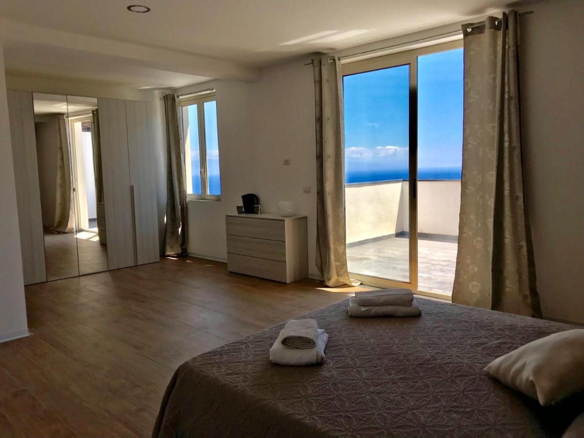 Luxury Suite Terrazze E Vista Mare 陶尔米纳 外观 照片